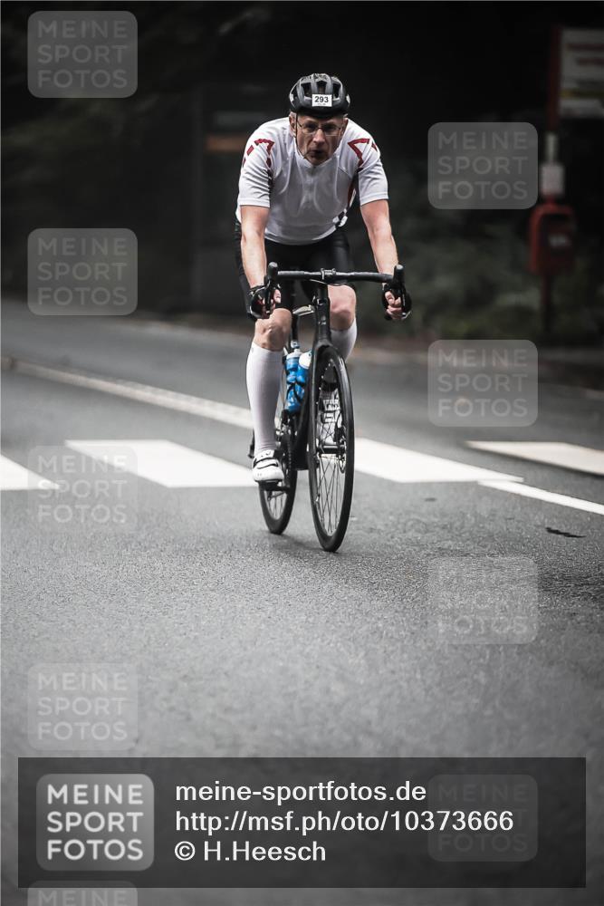 13.09.2026 - Stadtparktriathlon H.Heesch http://msf.ph/oto/10373666 13.09.2026 10:23:55 Radfahren 293, 336, 404 meine-sportfotos.de