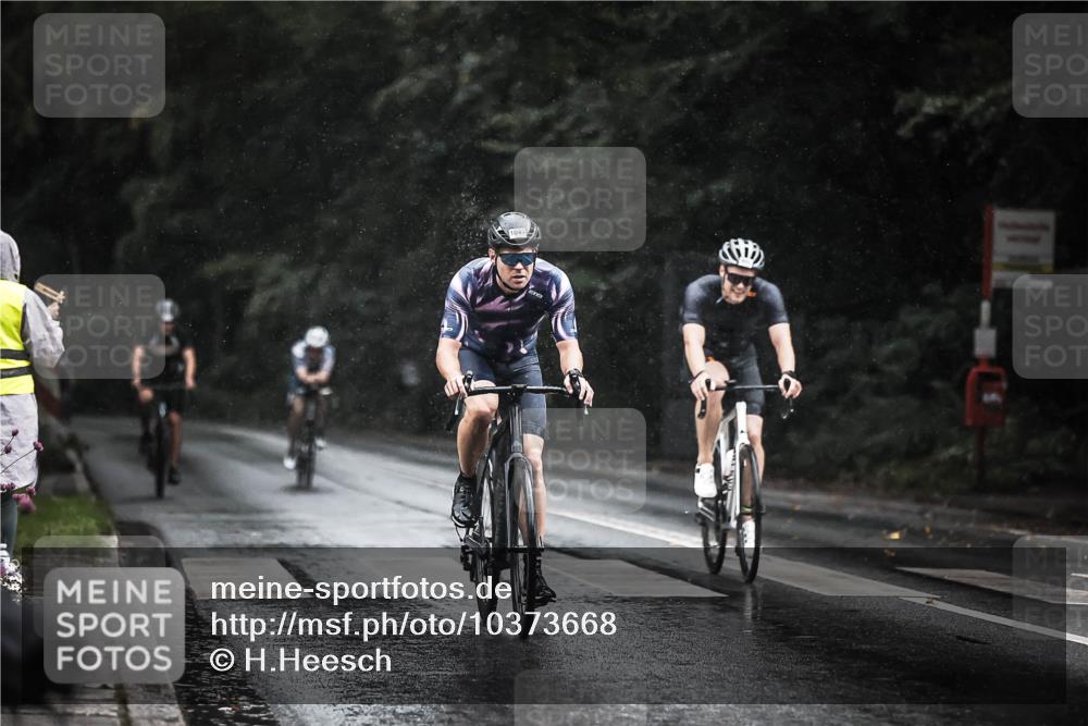 13.09.2026 - Stadtparktriathlon H.Heesch http://msf.ph/oto/10373668 13.09.2026 12:10:07 Radfahren 861, 882, 915, 925, 1001, 1016, 1044 meine-sportfotos.de