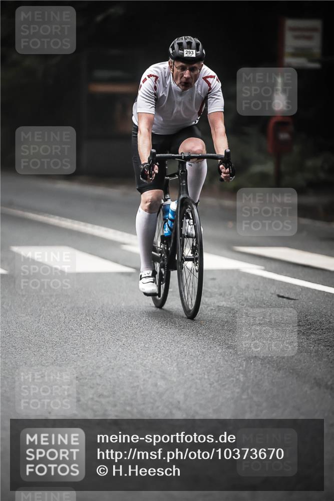 13.09.2026 - Stadtparktriathlon H.Heesch http://msf.ph/oto/10373670 13.09.2026 10:23:55 Radfahren 293, 336, 404 meine-sportfotos.de