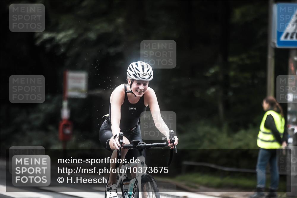 13.09.2026 - Stadtparktriathlon H.Heesch http://msf.ph/oto/10373675 13.09.2026 13:29:37 Radfahren 1360, 1385, 1435 meine-sportfotos.de