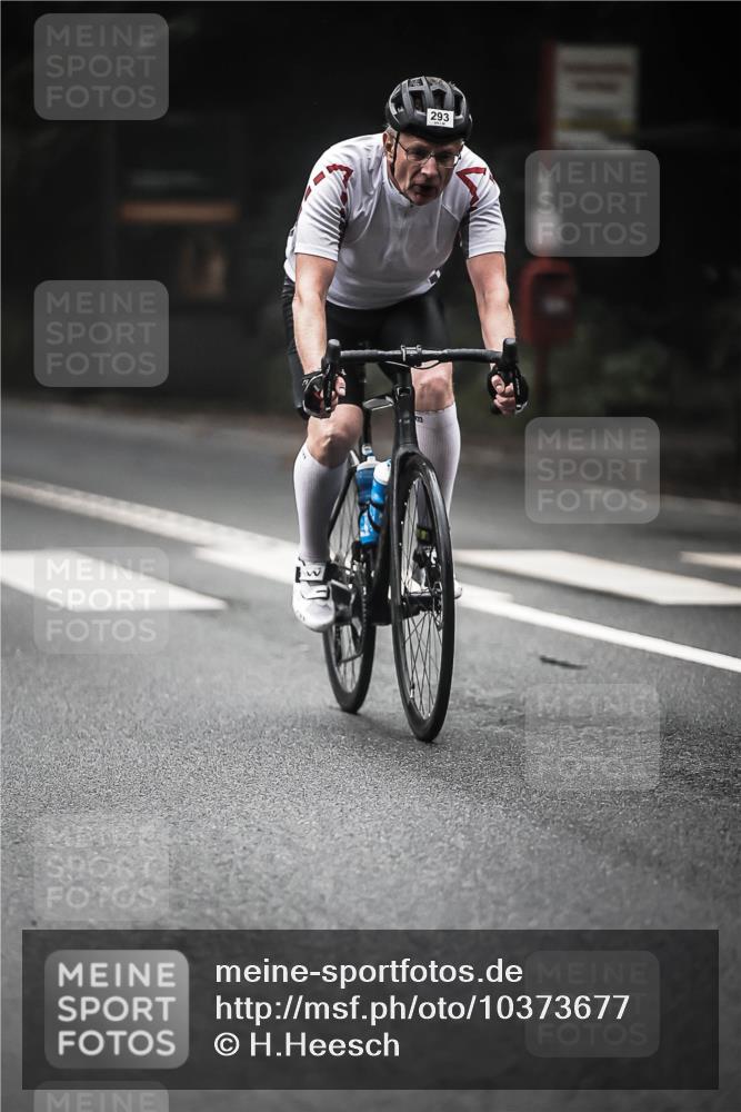 13.09.2026 - Stadtparktriathlon H.Heesch http://msf.ph/oto/10373677 13.09.2026 10:23:55 Radfahren 293, 336, 404 meine-sportfotos.de