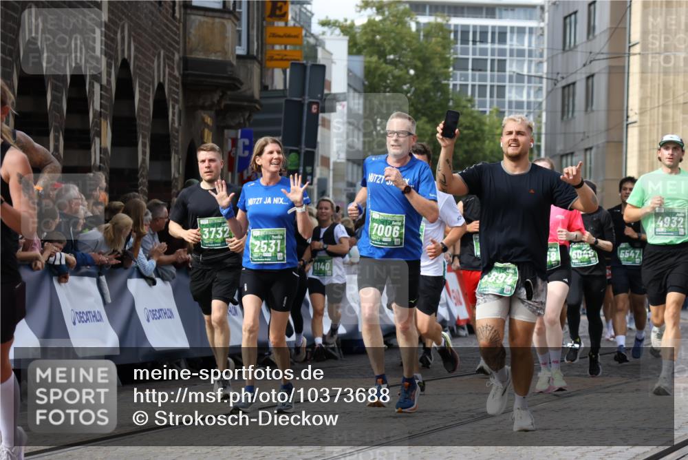 13.09.2026 - 21. swb-Marathon Bremen Strokosch-Dieckow http://msf.ph/oto/10373688 13.09.2026 13:37:04 Ziel 164, 551, 813, 843, 1936, 2275, 2673, 2819, 3541, 3585, 3635, 3815, 3874, 3998, 4006, 4050, 4304, 4335, 4414, 4676, 4892, 5061, 5236, 5355, 5447, 5656, 5823, 6050, 6280, 6340, 6408, 6516, 6568, 6966, 7039, 7229, 7237, 7640, 7656, 7765, 8498, 8685, 8723, 8790, 9658, 9776, 9807, 10068, 10070, 1180, 1854, 1991, 2531, 3333, 3732, 3894, 4932, 4947, 5547, 5577, 5612, 6046, 6629, 6904, 6947, 6961, 7006, 7571, 8268, 9701 meine-sportfotos.de