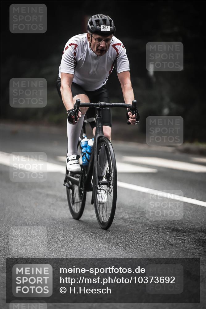 13.09.2026 - Stadtparktriathlon H.Heesch http://msf.ph/oto/10373692 13.09.2026 10:23:56 Radfahren 293, 336, 404 meine-sportfotos.de