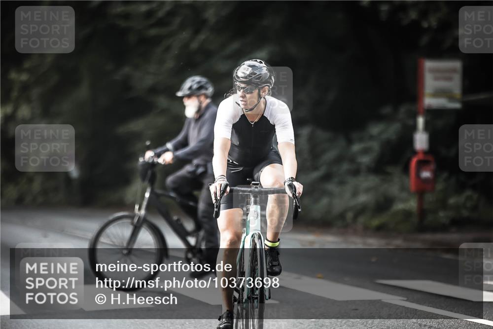 13.09.2026 - Stadtparktriathlon H.Heesch http://msf.ph/oto/10373698 13.09.2026 10:53:36 Radfahren 465, 566 meine-sportfotos.de