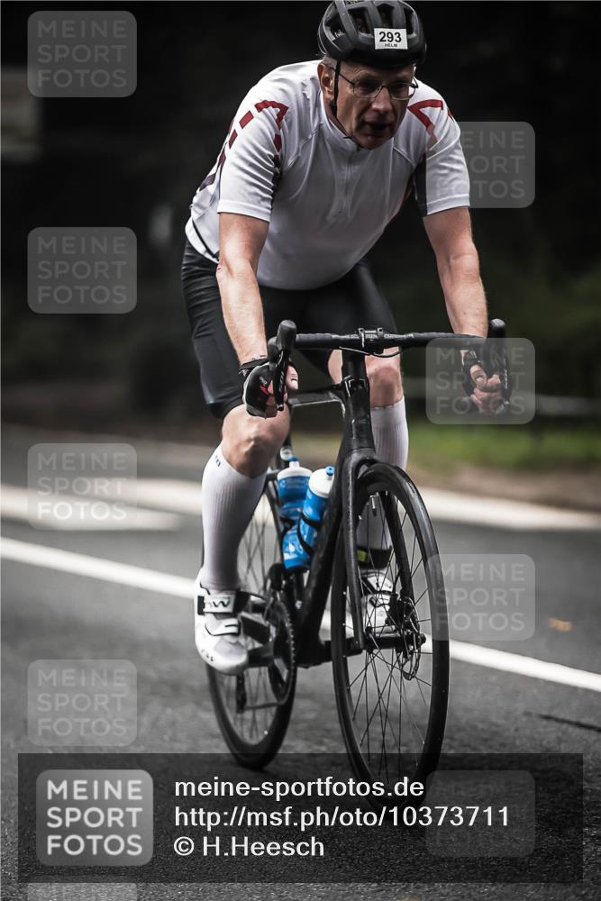 13.09.2026 - Stadtparktriathlon H.Heesch http://msf.ph/oto/10373711 13.09.2026 10:23:56 Radfahren 293, 336, 404 meine-sportfotos.de