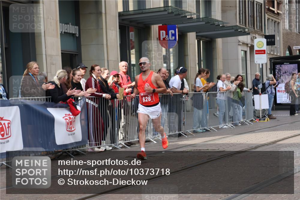 13.09.2026 - 21. swb-Marathon Bremen Strokosch-Dieckow http://msf.ph/oto/10373718 13.09.2026 12:21:08 Ziel 626 meine-sportfotos.de