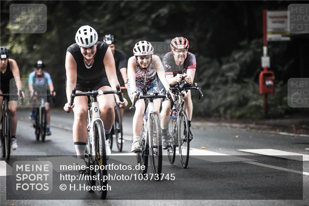 13.09.2026 - Stadtparktriathlon H.Heesch http://msf.ph/oto/10373745 13.09.2026 10:53:43 Radfahren 389, 419, 433, 434, 439, 460, 487, 494, 533 meine-sportfotos.de