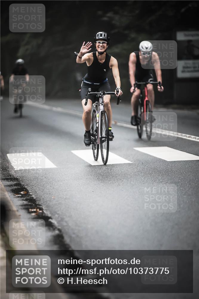 13.09.2026 - Stadtparktriathlon H.Heesch http://msf.ph/oto/10373775 13.09.2026 10:24:07 Radfahren 295, 301, 306, 403 meine-sportfotos.de