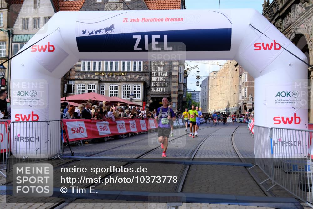 13.09.2026 - 21. swb-Marathon Bremen Tim E. http://msf.ph/oto/10373778 13.09.2026 13:10:57 Ziel 1181, 1385, 1498, 1554, 2347, 2605, 4727, 5066, 5152, 5155, 5387, 5620, 5648, 6267, 7881, 9659, 13248 meine-sportfotos.de