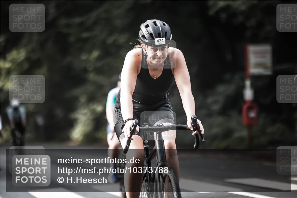 13.09.2026 - Stadtparktriathlon H.Heesch http://msf.ph/oto/10373788 13.09.2026 10:53:45 Radfahren 346, 389, 419, 433, 434, 439, 460, 487, 494, 533 meine-sportfotos.de
