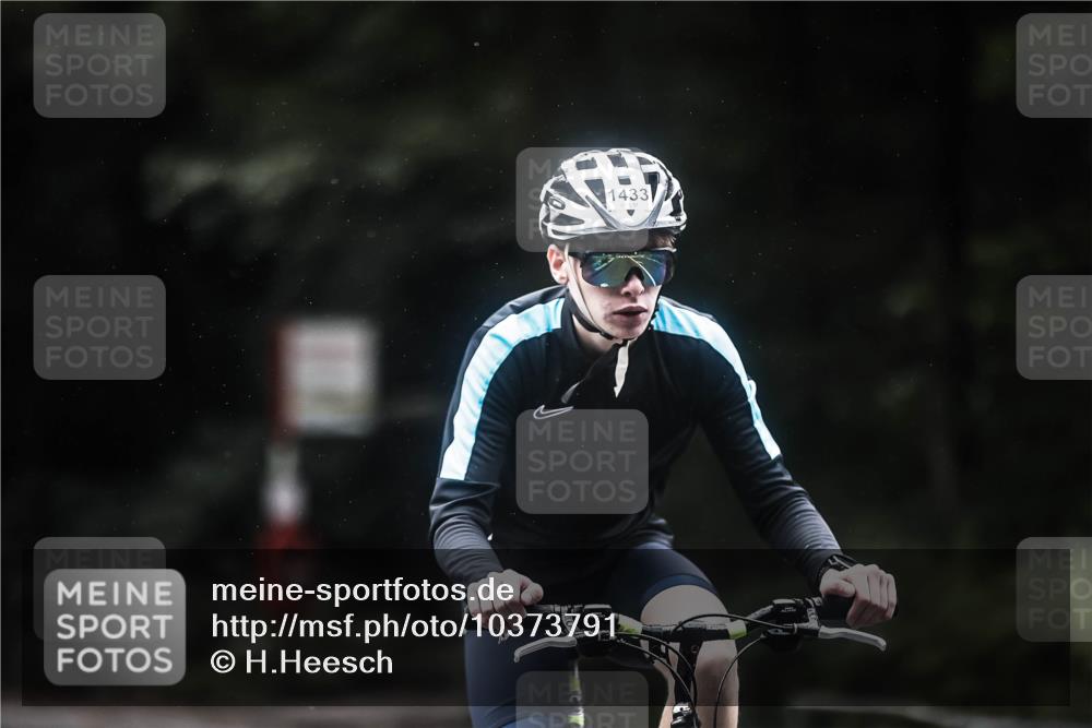 13.09.2026 - Stadtparktriathlon H.Heesch http://msf.ph/oto/10373791 13.09.2026 13:29:51 Radfahren 1343, 1433 meine-sportfotos.de