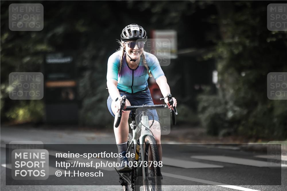 13.09.2026 - Stadtparktriathlon H.Heesch http://msf.ph/oto/10373798 13.09.2026 10:53:46 Radfahren 346, 389, 419, 433, 434, 439, 460, 487, 494, 533 meine-sportfotos.de