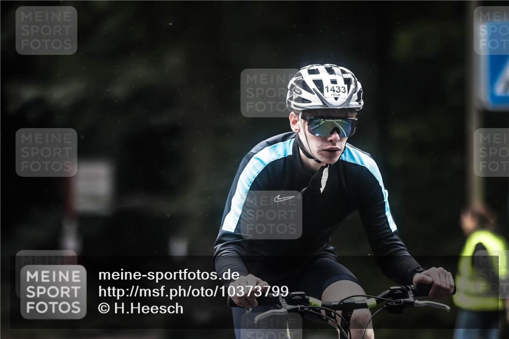 13.09.2026 - Stadtparktriathlon H.Heesch http://msf.ph/oto/10373799 13.09.2026 13:29:51 Radfahren 1343, 1433 meine-sportfotos.de