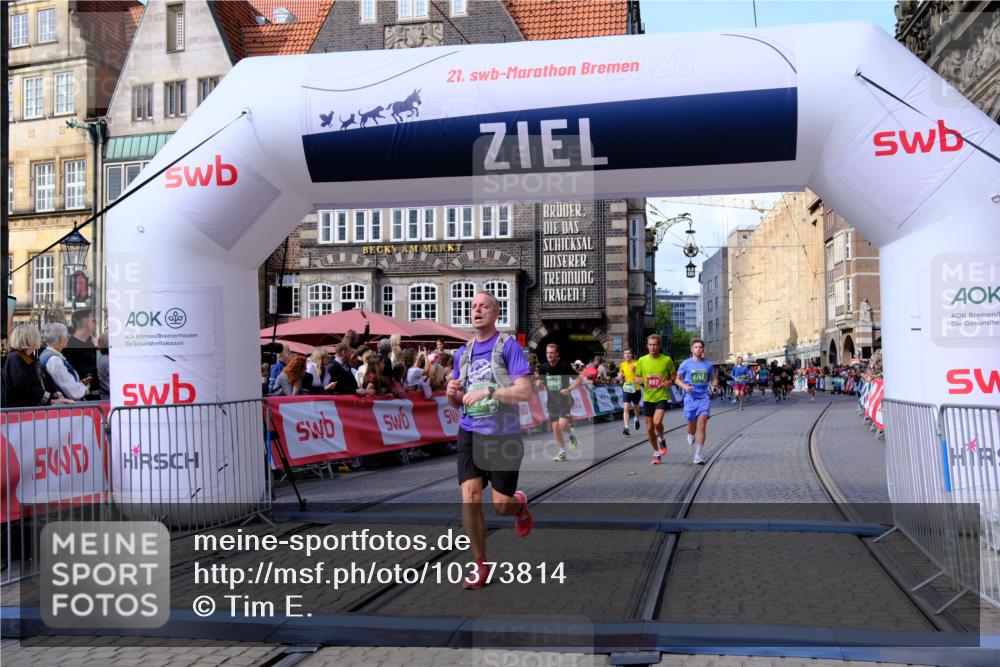 13.09.2026 - 21. swb-Marathon Bremen Tim E. http://msf.ph/oto/10373814 13.09.2026 13:10:58 Ziel 384, 1181, 1385, 1498, 1554, 2347, 2605, 4727, 5066, 5152, 5155, 5168, 5387, 5620, 5648, 6267, 7115, 7881, 9659, 13248 meine-sportfotos.de