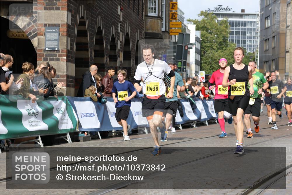 13.09.2026 - 21. swb-Marathon Bremen Strokosch-Dieckow http://msf.ph/oto/10373842 13.09.2026 11:02:07 Ziel 10332, 10409, 10444, 10497, 10817, 11075, 11115, 11150, 11268, 11305, 11369, 11412, 11413, 11479, 11486, 11668, 11747, 11859, 11985, 11986, 12095, 12379, 12412, 12466, 10153, 10154, 10173, 10273, 10274, 10278, 10331, 10338, 10439, 10636, 10738, 10885, 10915, 10943, 11249, 11505, 11576, 11811, 11853, 11886, 12042, 12094, 12134, 12135, 12437 meine-sportfotos.de