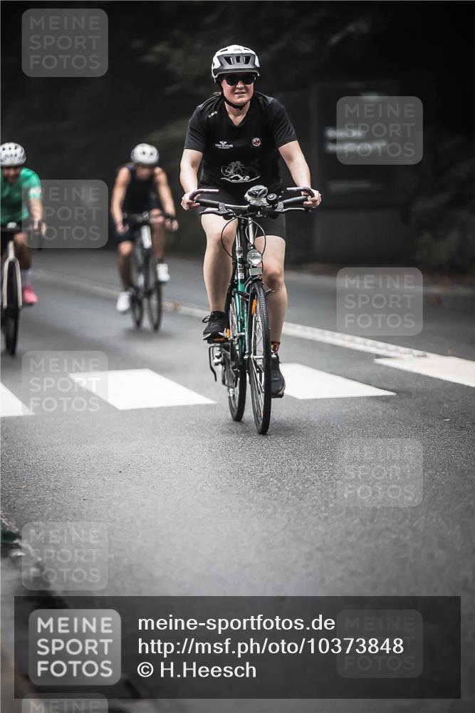 13.09.2026 - Stadtparktriathlon H.Heesch http://msf.ph/oto/10373848 13.09.2026 10:24:12 Radfahren 301, 306, 320, 403, 409, 445 meine-sportfotos.de