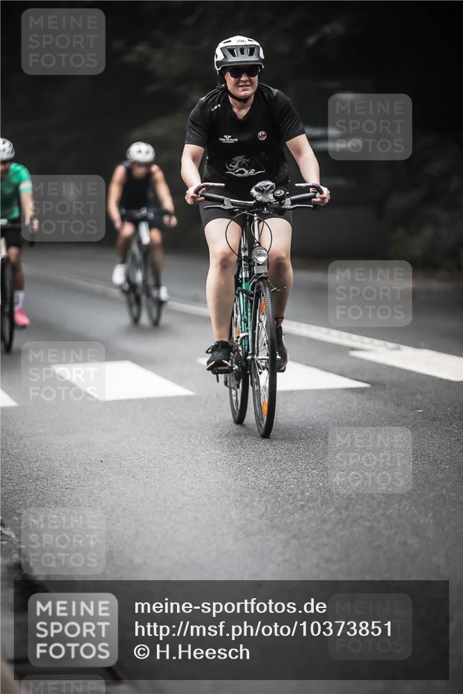 13.09.2026 - Stadtparktriathlon H.Heesch http://msf.ph/oto/10373851 13.09.2026 10:24:12 Radfahren 301, 306, 320, 403, 409, 445 meine-sportfotos.de