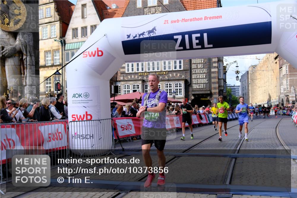 13.09.2026 - 21. swb-Marathon Bremen Tim E. http://msf.ph/oto/10373856 13.09.2026 13:10:59 Ziel 384, 1181, 1385, 1498, 1554, 2347, 2605, 4727, 5066, 5152, 5155, 5168, 5314, 5387, 5620, 5648, 6267, 7115, 7881, 9659, 13248 meine-sportfotos.de