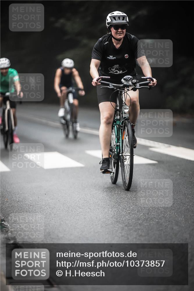 13.09.2026 - Stadtparktriathlon H.Heesch http://msf.ph/oto/10373857 13.09.2026 10:24:12 Radfahren 301, 306, 320, 403, 409, 445 meine-sportfotos.de