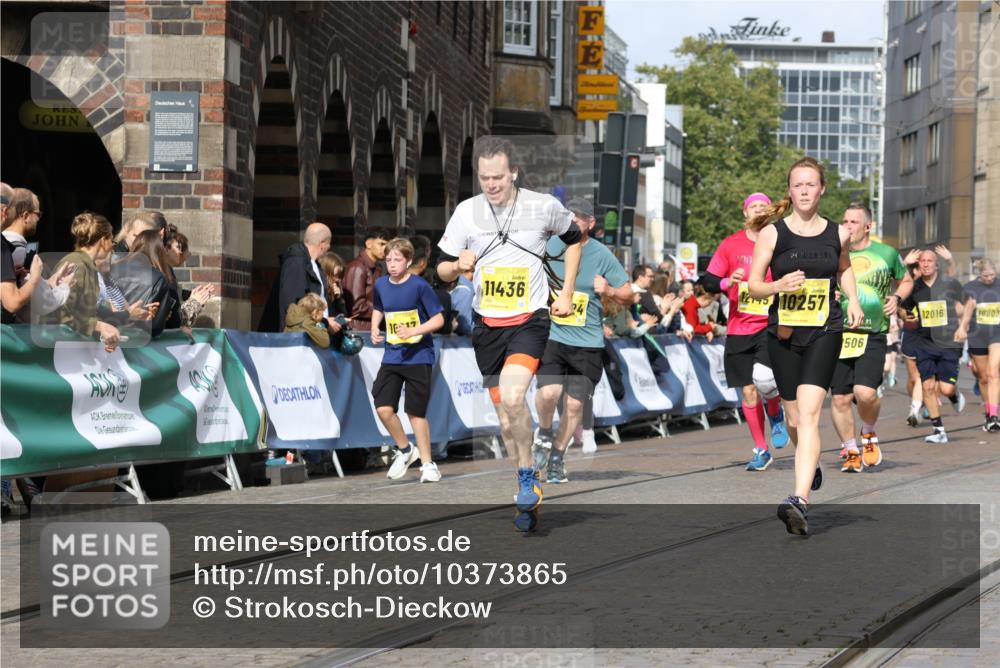 13.09.2026 - 21. swb-Marathon Bremen Strokosch-Dieckow http://msf.ph/oto/10373865 13.09.2026 11:02:07 Ziel 10332, 10409, 10444, 10497, 10817, 11075, 11115, 11150, 11268, 11305, 11369, 11412, 11413, 11479, 11486, 11668, 11747, 11859, 11985, 11986, 12095, 12379, 12412, 12466, 10153, 10154, 10173, 10273, 10274, 10278, 10331, 10338, 10439, 10636, 10738, 10885, 10915, 10943, 11249, 11505, 11576, 11811, 11853, 11886, 12042, 12094, 12134, 12135, 12437 meine-sportfotos.de