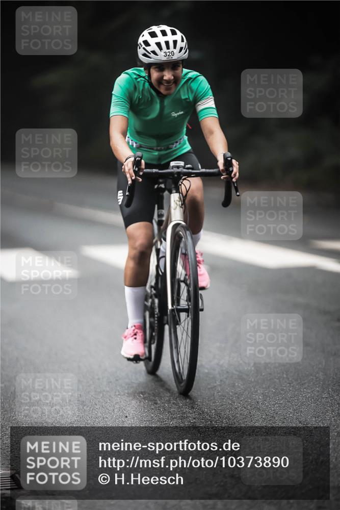13.09.2026 - Stadtparktriathlon H.Heesch http://msf.ph/oto/10373890 13.09.2026 10:24:14 Radfahren 301, 306, 320, 403, 409, 445 meine-sportfotos.de