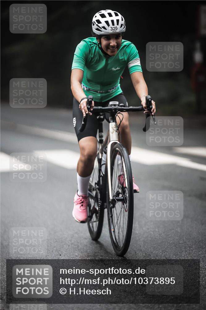 13.09.2026 - Stadtparktriathlon H.Heesch http://msf.ph/oto/10373895 13.09.2026 10:24:14 Radfahren 301, 306, 320, 403, 409, 445 meine-sportfotos.de