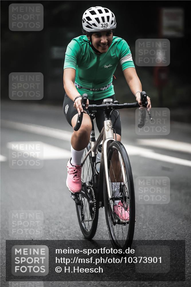 13.09.2026 - Stadtparktriathlon H.Heesch http://msf.ph/oto/10373901 13.09.2026 10:24:14 Radfahren 301, 306, 320, 403, 409, 445 meine-sportfotos.de