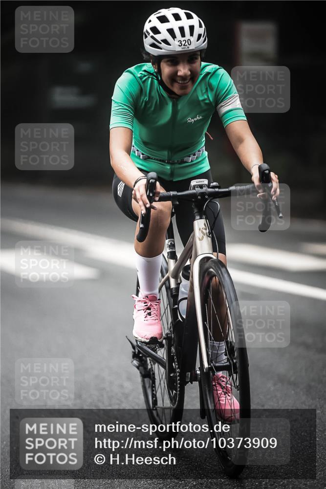 13.09.2026 - Stadtparktriathlon H.Heesch http://msf.ph/oto/10373909 13.09.2026 10:24:14 Radfahren 301, 306, 320, 403, 409, 445 meine-sportfotos.de