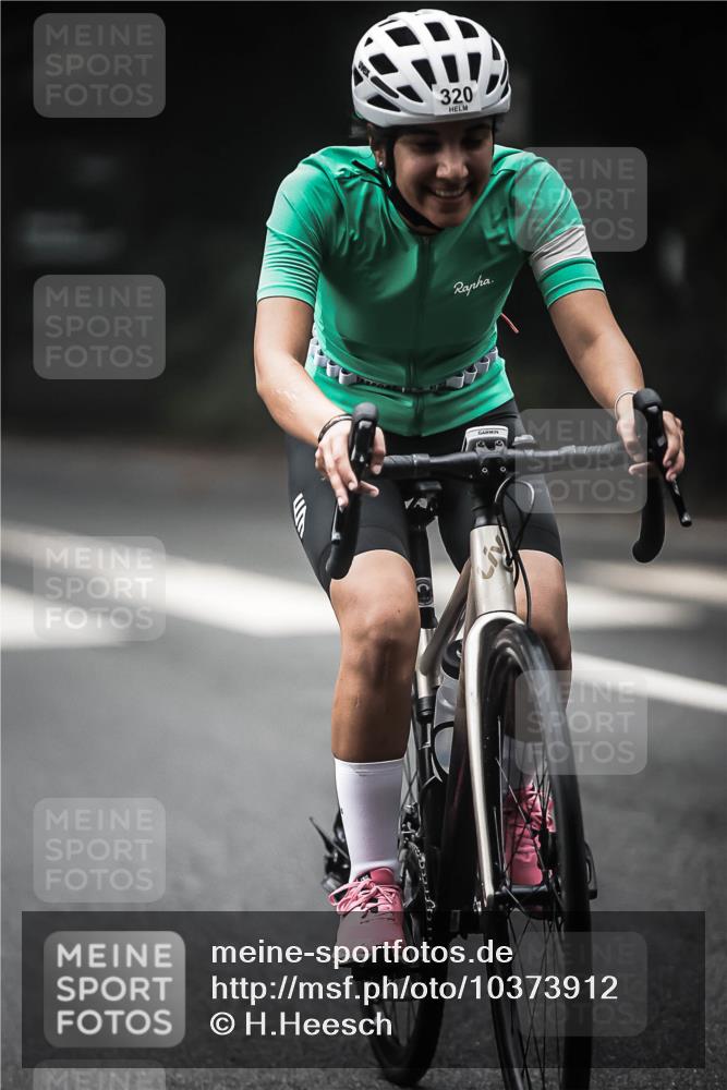 13.09.2026 - Stadtparktriathlon H.Heesch http://msf.ph/oto/10373912 13.09.2026 10:24:14 Radfahren 301, 306, 320, 403, 409, 445 meine-sportfotos.de