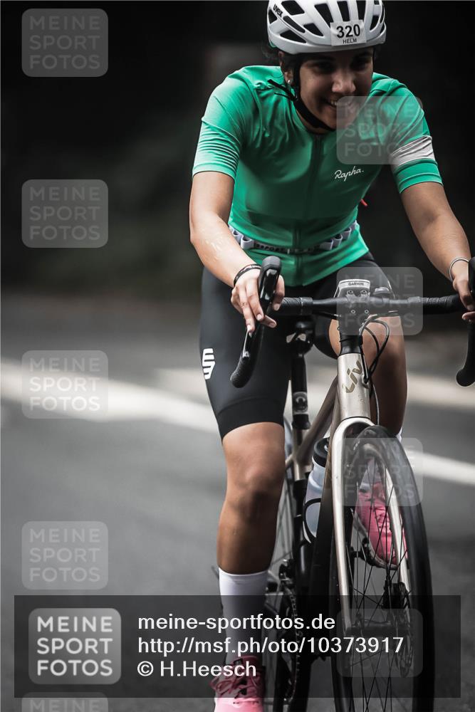 13.09.2026 - Stadtparktriathlon H.Heesch http://msf.ph/oto/10373917 13.09.2026 10:24:15 Radfahren 301, 306, 320, 409, 445 meine-sportfotos.de