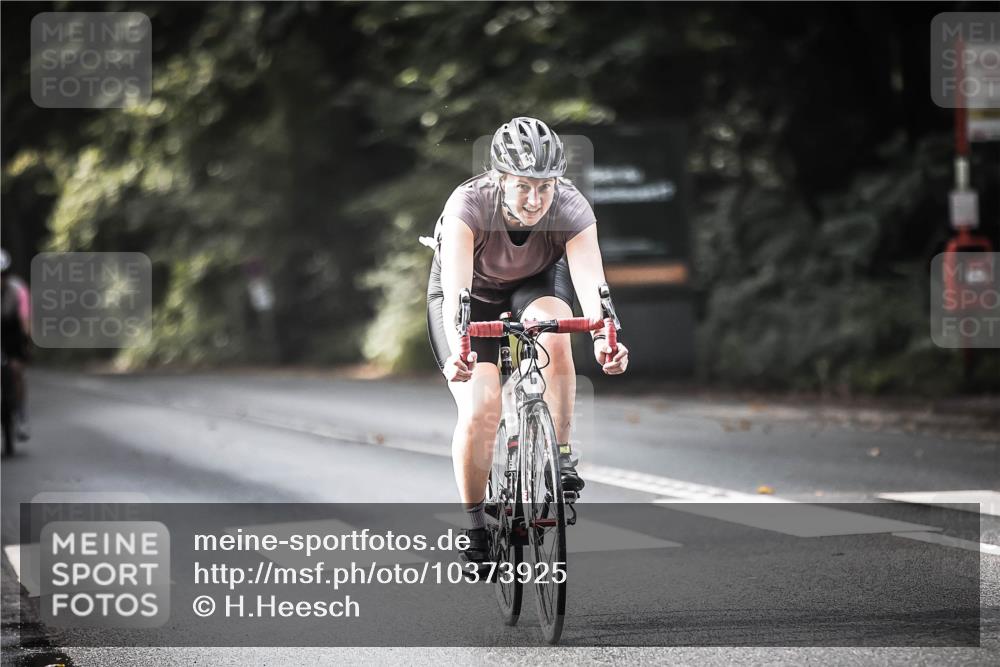 13.09.2026 - Stadtparktriathlon H.Heesch http://msf.ph/oto/10373925 13.09.2026 10:53:53 Radfahren 346, 385, 389, 419, 452, 533 meine-sportfotos.de