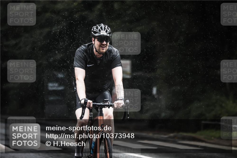 13.09.2026 - Stadtparktriathlon H.Heesch http://msf.ph/oto/10373948 13.09.2026 12:10:32 Radfahren 926, 946, 987, 1033 meine-sportfotos.de