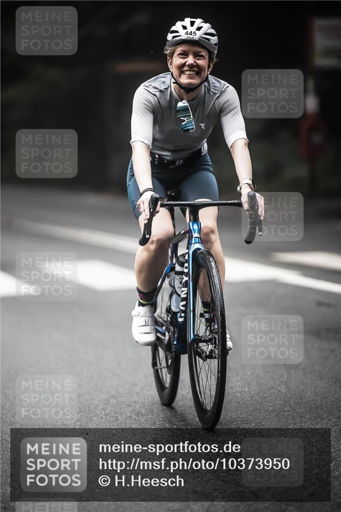 13.09.2026 - Stadtparktriathlon H.Heesch http://msf.ph/oto/10373950 13.09.2026 10:24:17 Radfahren 306, 320, 409, 445 meine-sportfotos.de