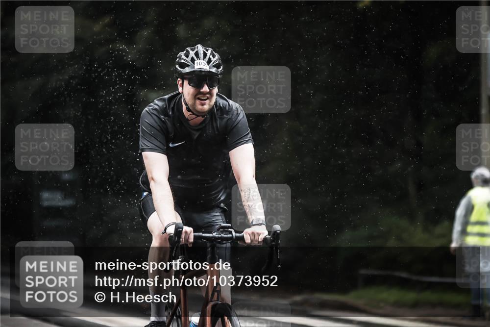13.09.2026 - Stadtparktriathlon H.Heesch http://msf.ph/oto/10373952 13.09.2026 12:10:32 Radfahren 926, 946, 987, 1033 meine-sportfotos.de