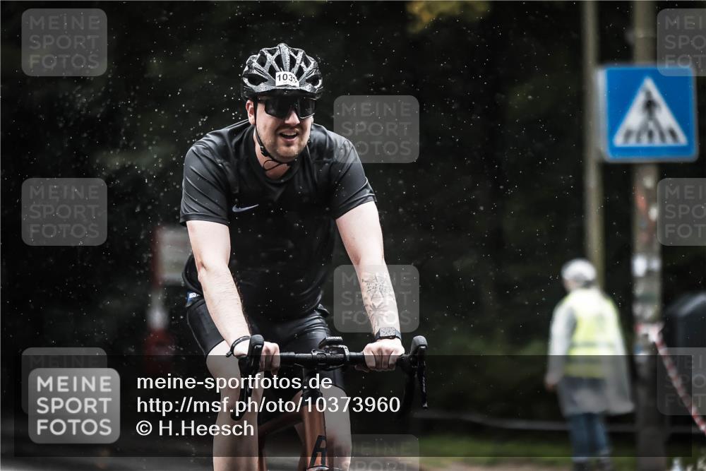 13.09.2026 - Stadtparktriathlon H.Heesch http://msf.ph/oto/10373960 13.09.2026 12:10:32 Radfahren 926, 946, 987, 1033 meine-sportfotos.de