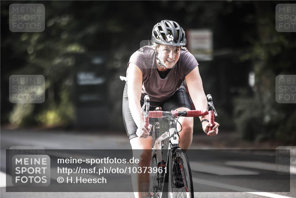 13.09.2026 - Stadtparktriathlon H.Heesch http://msf.ph/oto/10373961 13.09.2026 10:53:54 Radfahren 346, 385, 389, 419, 452, 489, 533 meine-sportfotos.de