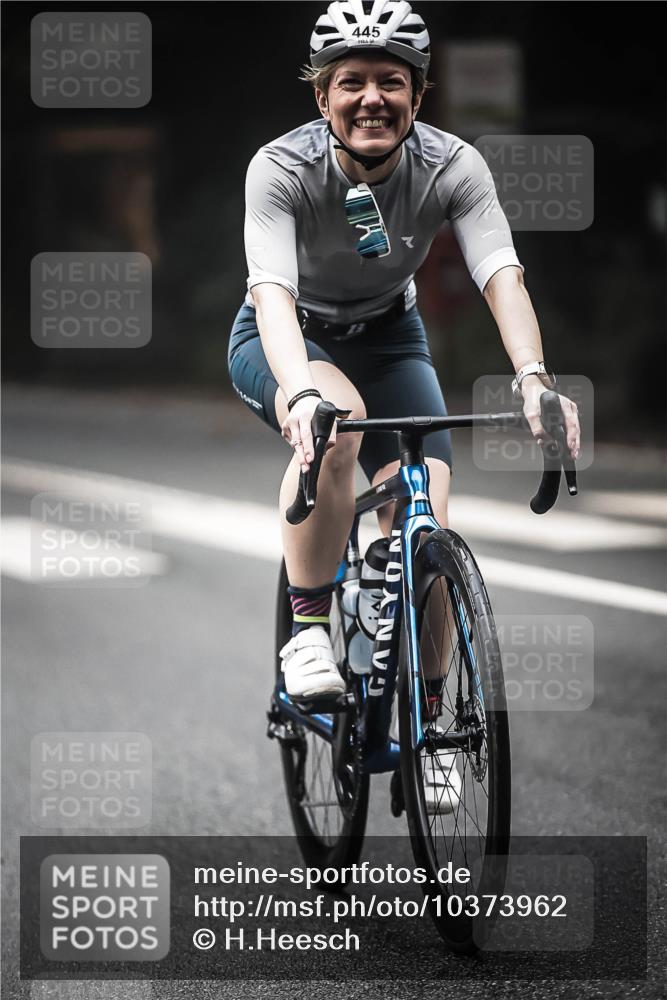 13.09.2026 - Stadtparktriathlon H.Heesch http://msf.ph/oto/10373962 13.09.2026 10:24:18 Radfahren 306, 320, 409, 445 meine-sportfotos.de
