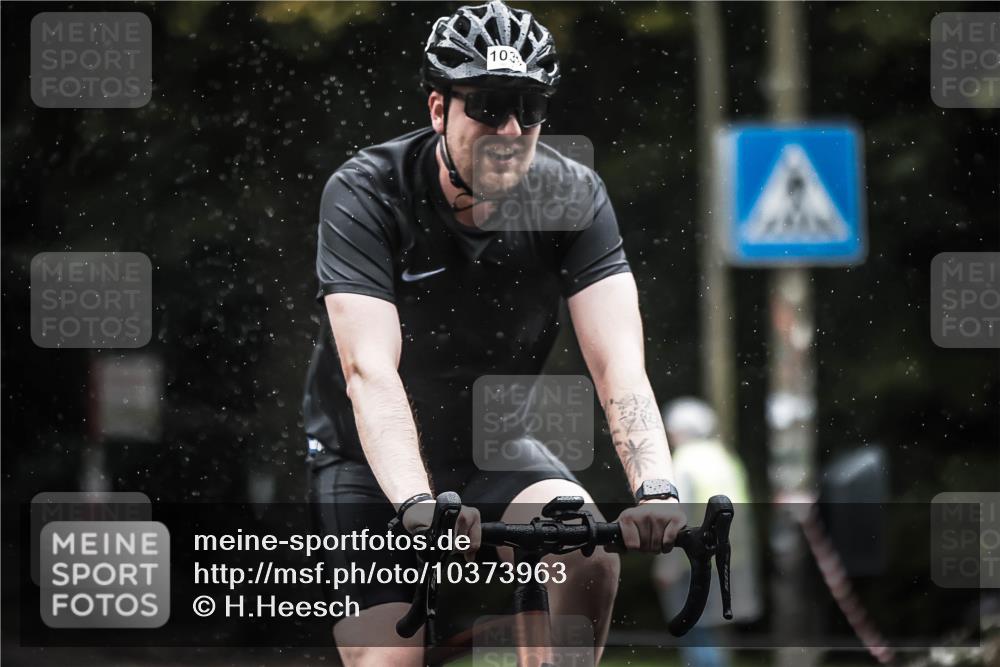 13.09.2026 - Stadtparktriathlon H.Heesch http://msf.ph/oto/10373963 13.09.2026 12:10:32 Radfahren 926, 946, 987, 1033 meine-sportfotos.de