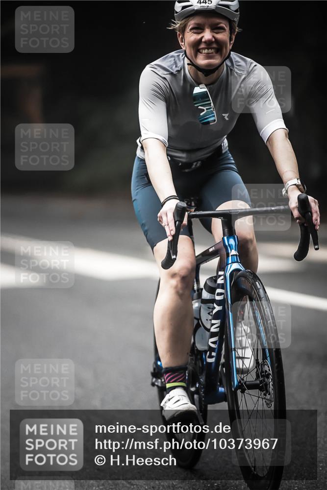 13.09.2026 - Stadtparktriathlon H.Heesch http://msf.ph/oto/10373967 13.09.2026 10:24:18 Radfahren 306, 320, 409, 445 meine-sportfotos.de