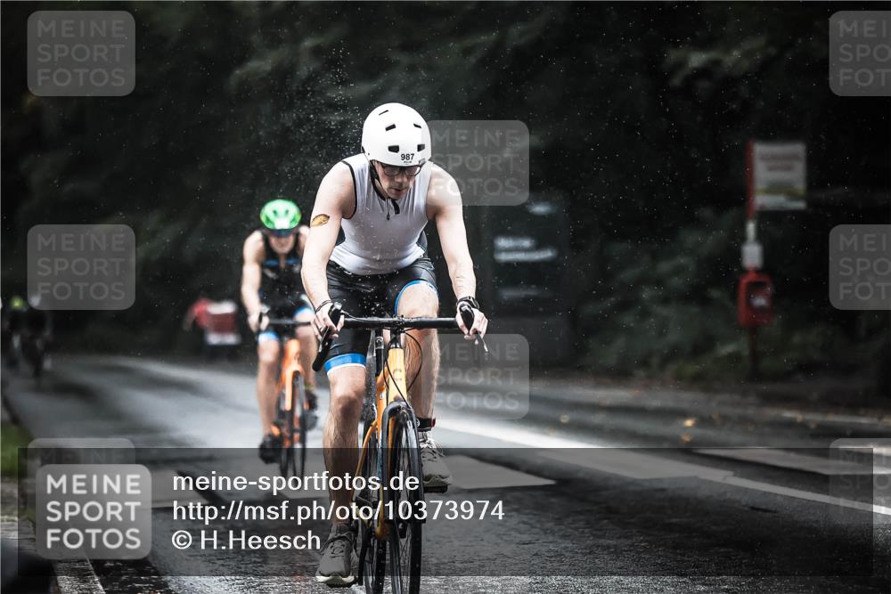 13.09.2026 - Stadtparktriathlon H.Heesch http://msf.ph/oto/10373974 13.09.2026 12:10:34 Radfahren 859, 926, 946, 987, 1033 meine-sportfotos.de