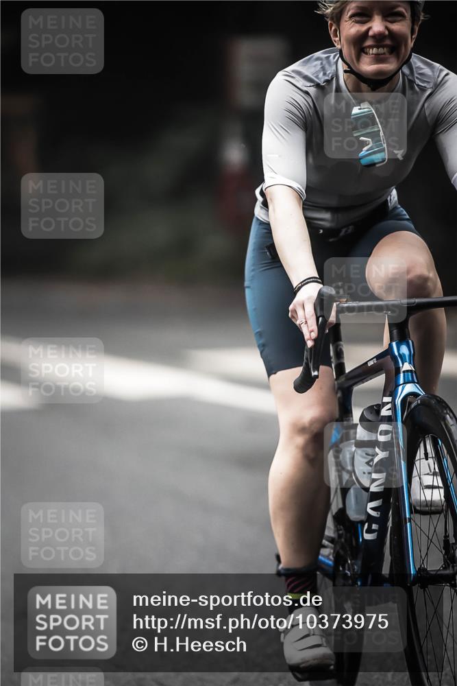 13.09.2026 - Stadtparktriathlon H.Heesch http://msf.ph/oto/10373975 13.09.2026 10:24:18 Radfahren 306, 320, 409, 445 meine-sportfotos.de