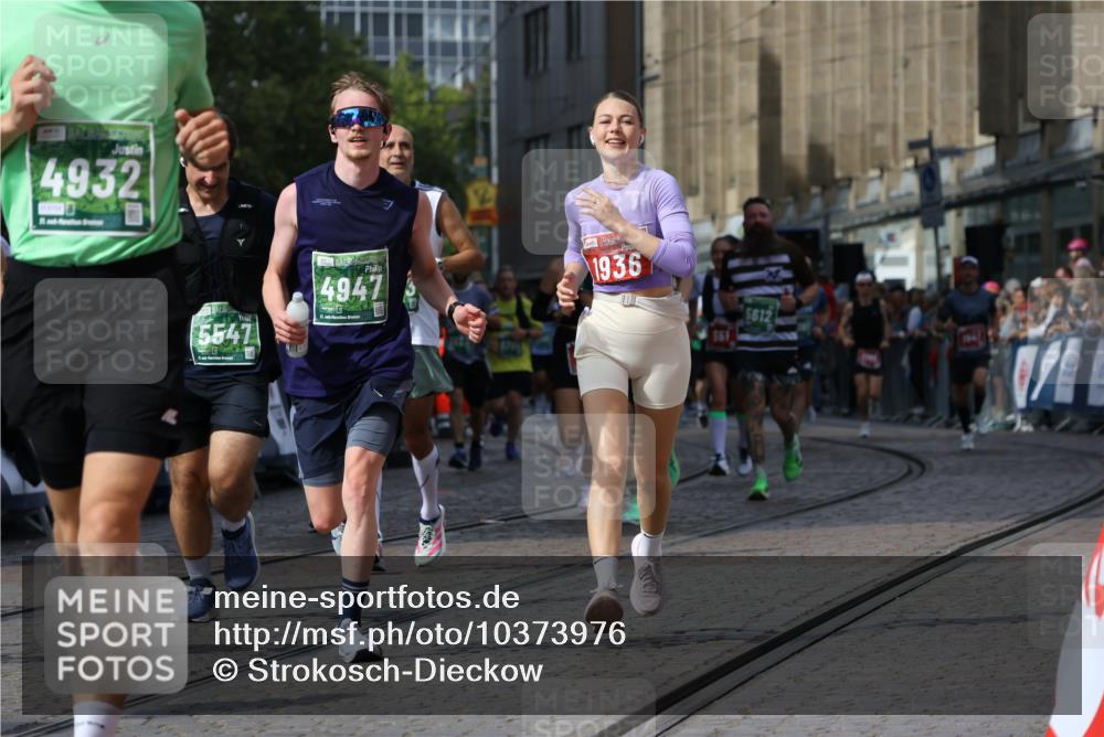 13.09.2026 - 21. swb-Marathon Bremen Strokosch-Dieckow http://msf.ph/oto/10373976 13.09.2026 13:37:08 Ziel 551, 813, 843, 1641, 1849, 1936, 2275, 3122, 3541, 3635, 3787, 3815, 3874, 3998, 4050, 4304, 4335, 4892, 5061, 5236, 5355, 5447, 5656, 5823, 6050, 6269, 6280, 6340, 6408, 6966, 7039, 7046, 7229, 7237, 7640, 7656, 8034, 8498, 8685, 8723, 9331, 9589, 9658, 9776, 9807, 270, 391, 869, 1180, 3333, 3627, 3823, 4947, 5388, 5547, 5577, 5612, 5738, 5791, 6046, 6904, 6947, 7571, 8268, 8753, 9701 meine-sportfotos.de
