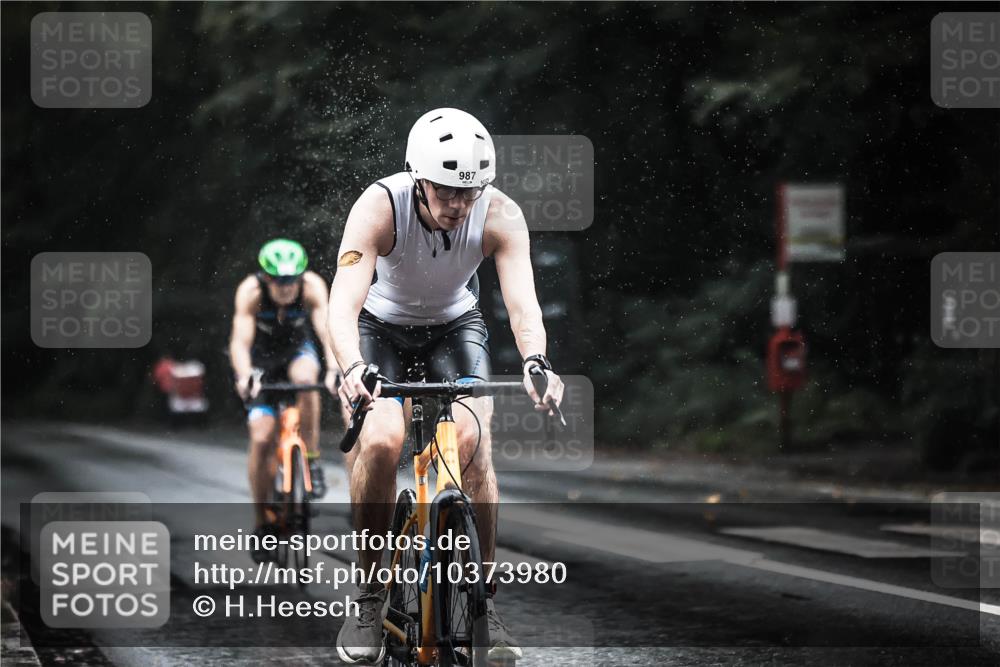 13.09.2026 - Stadtparktriathlon H.Heesch http://msf.ph/oto/10373980 13.09.2026 12:10:34 Radfahren 859, 926, 946, 987, 1033 meine-sportfotos.de