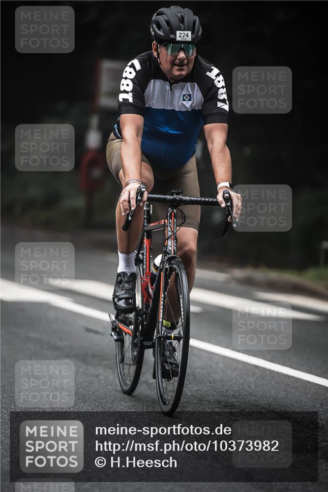 13.09.2026 - Stadtparktriathlon H.Heesch http://msf.ph/oto/10373982 13.09.2026 10:24:26 Radfahren 224, 236, 289, 343 meine-sportfotos.de