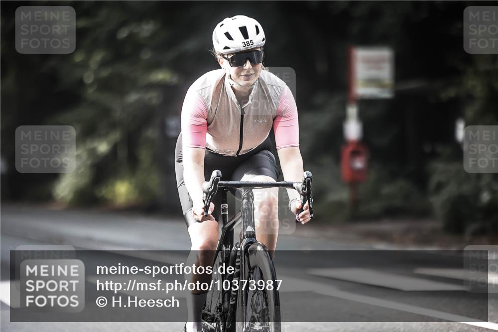 13.09.2026 - Stadtparktriathlon H.Heesch http://msf.ph/oto/10373987 13.09.2026 10:53:57 Radfahren 385, 452, 489, 519 meine-sportfotos.de