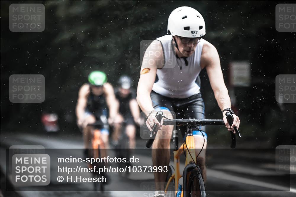 13.09.2026 - Stadtparktriathlon H.Heesch http://msf.ph/oto/10373993 13.09.2026 12:10:35 Radfahren 859, 926, 946, 987, 1030, 1033 meine-sportfotos.de