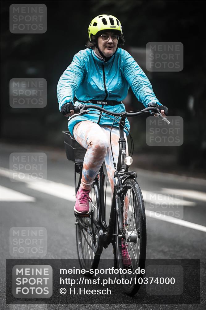 13.09.2026 - Stadtparktriathlon H.Heesch http://msf.ph/oto/10374000 13.09.2026 10:24:28 Radfahren 224, 236, 287, 289, 343 meine-sportfotos.de