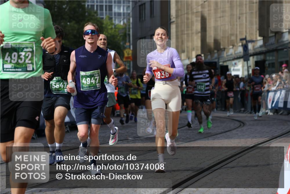 13.09.2026 - 21. swb-Marathon Bremen Strokosch-Dieckow http://msf.ph/oto/10374008 13.09.2026 13:37:08 Ziel 551, 813, 843, 1641, 1849, 1936, 2275, 3122, 3541, 3635, 3787, 3815, 3874, 3998, 4050, 4304, 4335, 4892, 5061, 5236, 5355, 5447, 5656, 5823, 6050, 6269, 6280, 6340, 6408, 6966, 7039, 7046, 7229, 7237, 7640, 7656, 8034, 8498, 8685, 8723, 9331, 9589, 9658, 9776, 9807, 270, 391, 869, 1180, 3333, 3627, 3823, 4947, 5388, 5547, 5577, 5612, 5738, 5791, 6046, 6904, 6947, 7571, 8268, 8753, 9701 meine-sportfotos.de