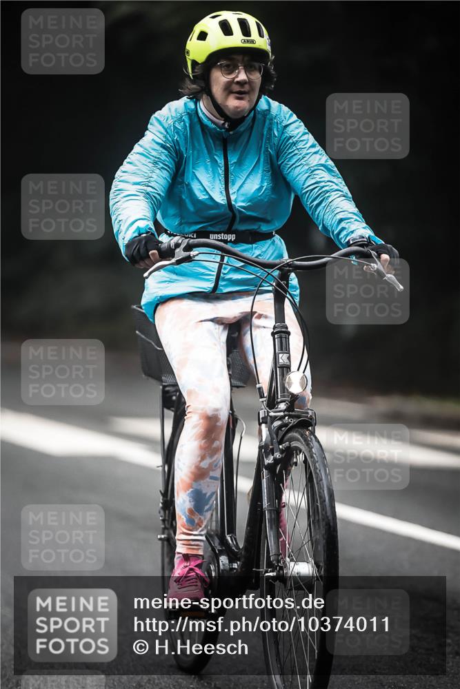 13.09.2026 - Stadtparktriathlon H.Heesch http://msf.ph/oto/10374011 13.09.2026 10:24:28 Radfahren 224, 236, 287, 289, 343 meine-sportfotos.de