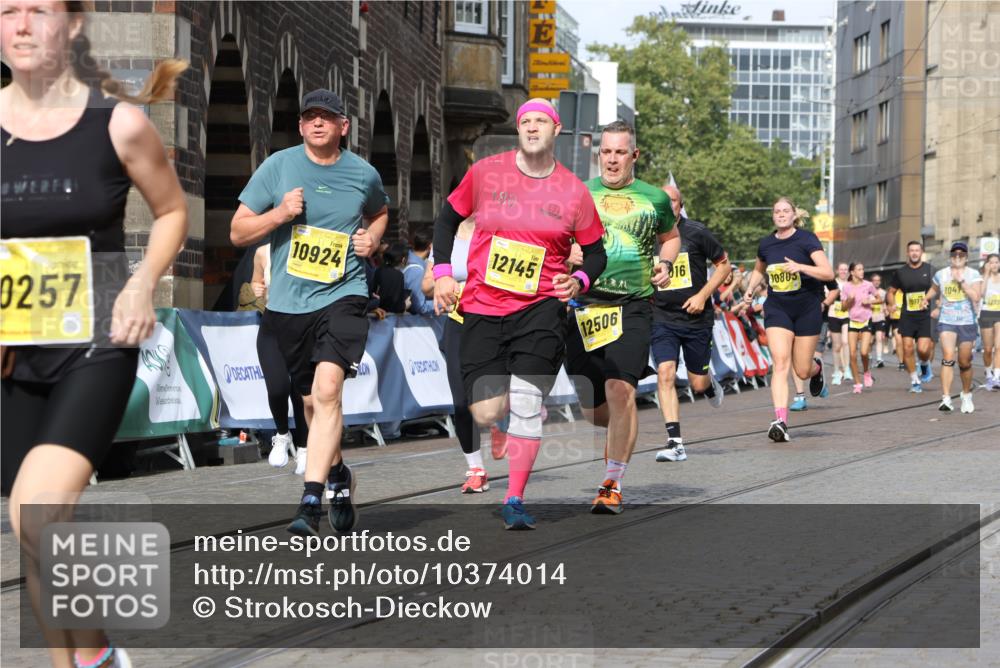 13.09.2026 - 21. swb-Marathon Bremen Strokosch-Dieckow http://msf.ph/oto/10374014 13.09.2026 11:02:10 Ziel 10257, 10332, 10409, 10444, 10817, 11075, 11115, 11150, 11268, 11305, 11369, 11412, 11413, 11436, 11479, 11486, 11668, 11747, 11859, 11985, 11986, 12095, 12379, 12412, 12466, 10153, 10154, 10173, 10273, 10274, 10278, 10331, 10338, 10439, 10738, 10885, 10915, 10943, 11249, 11505, 11576, 11853, 11886, 12042, 12094, 12134, 12135 meine-sportfotos.de